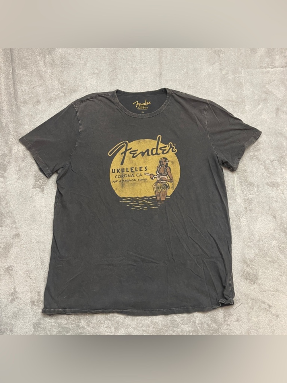 Fender & Lucky Brand Collaboration Ukulele Corona CA Men's T-shirt SZ XL